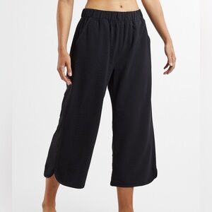 Title Nine Women's Slaycation Wideleg Crop Capri Size Small TURQUOISE